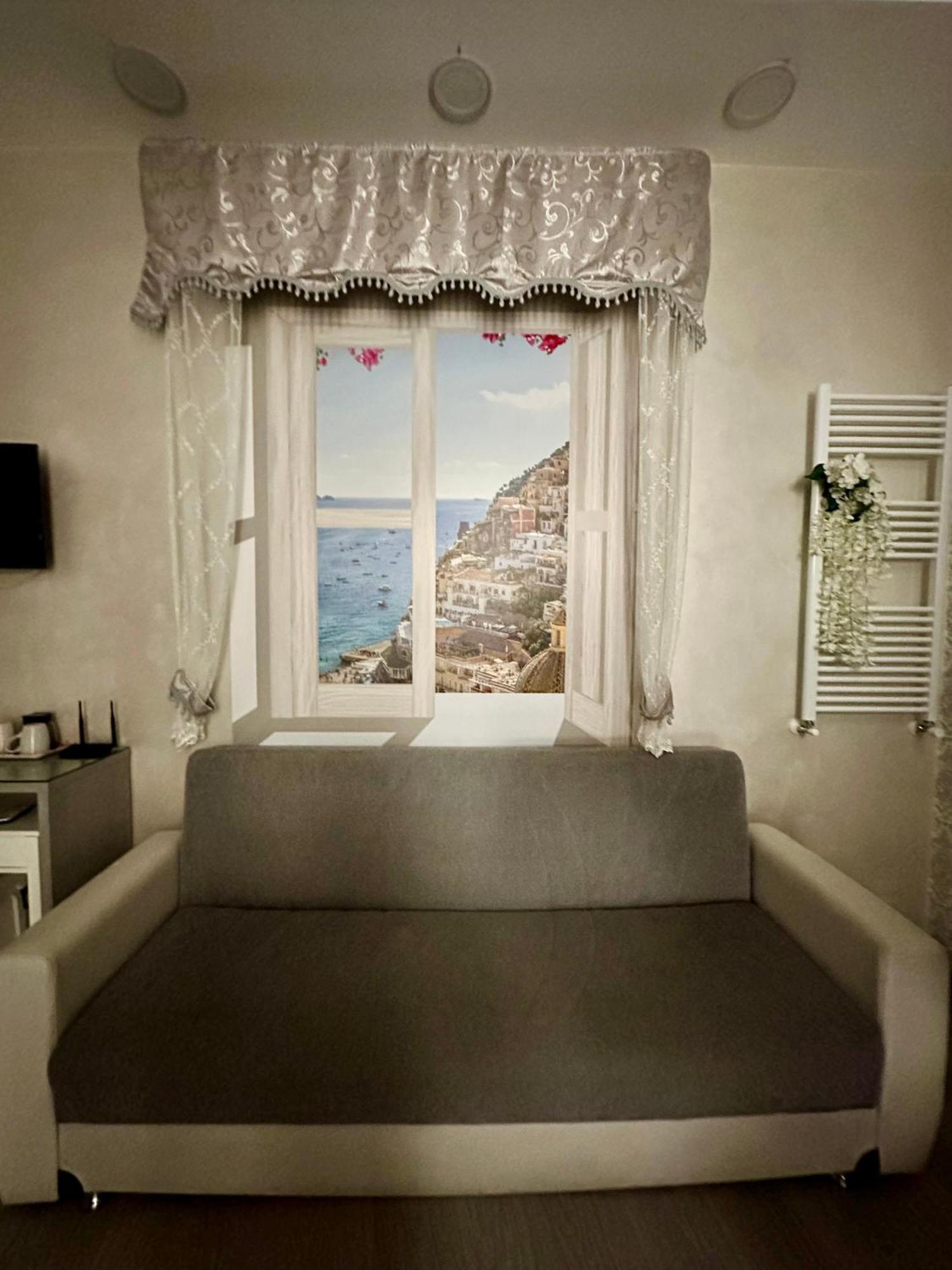 Luxury Holidays Napoli Bagian luar foto