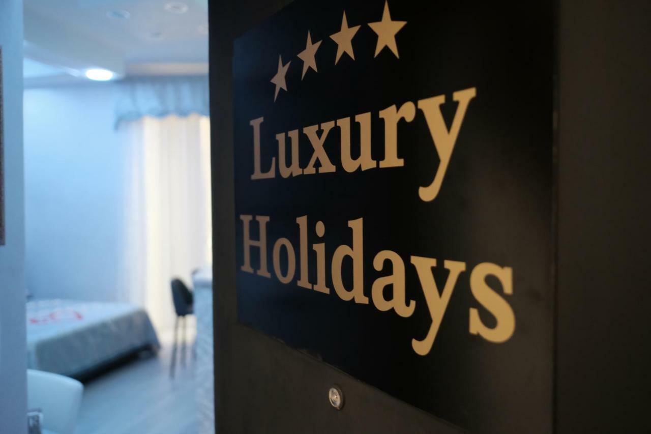 Luxury Holidays Napoli Bagian luar foto